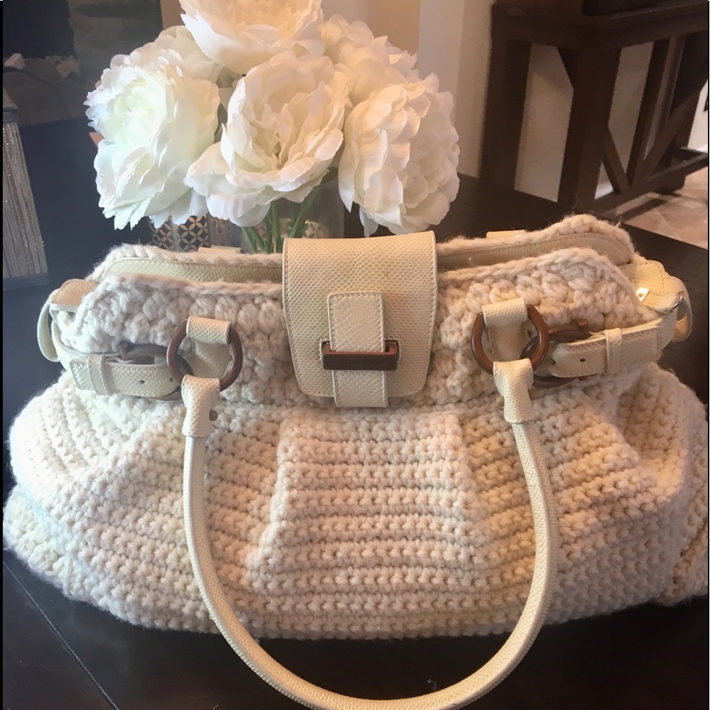 Salvatore Ferragamo Ivory Wool Knit Shoulder Bag - Picture 2 of 4
